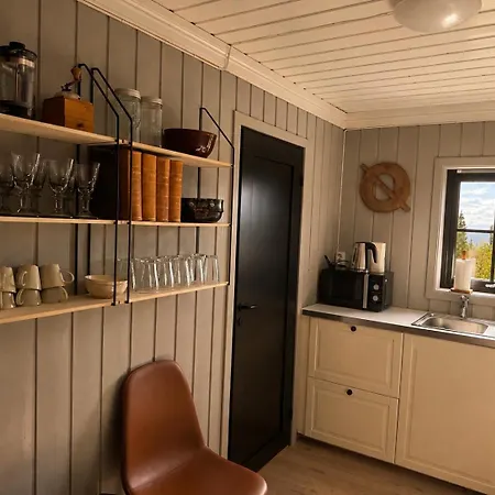 Modern Cozy Near Langsua National Park Semesterbostad